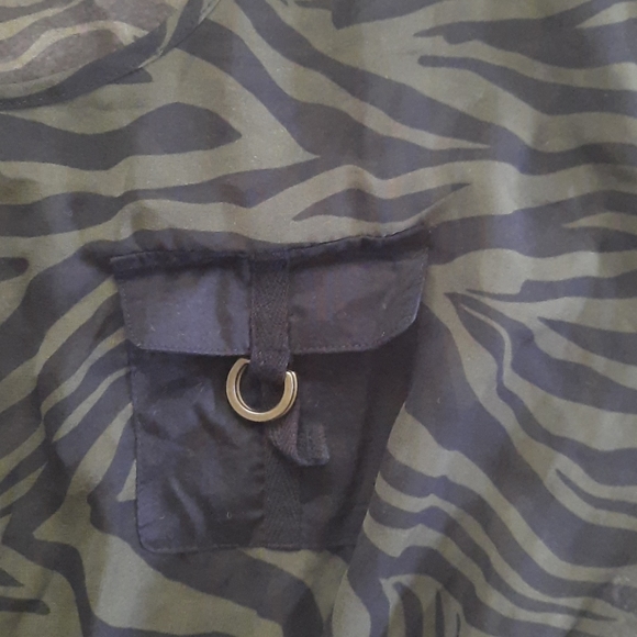 🦓 Tunic - Picture 3 of 5